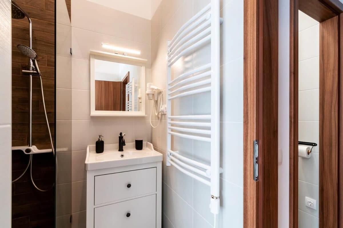 Comfy New Apartment At Castle Budapesta Exterior foto