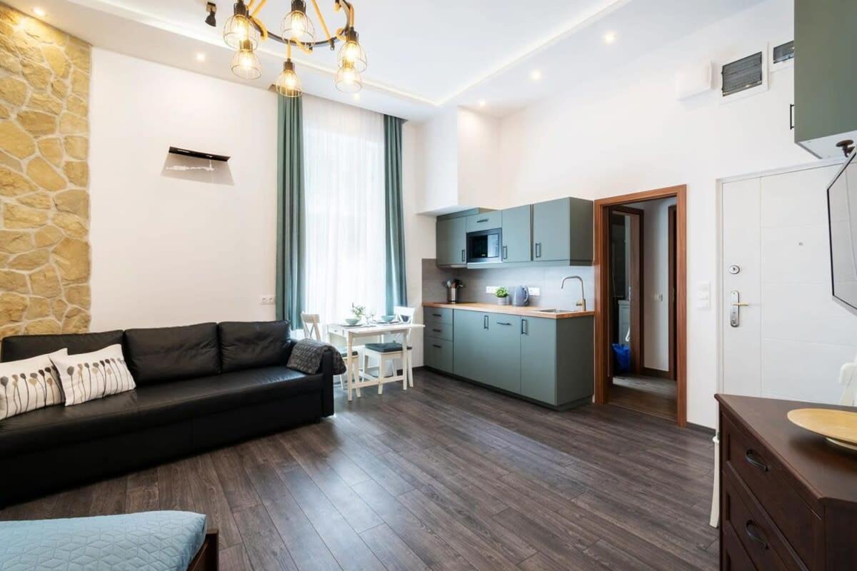 Comfy New Apartment At Castle Budapesta Exterior foto